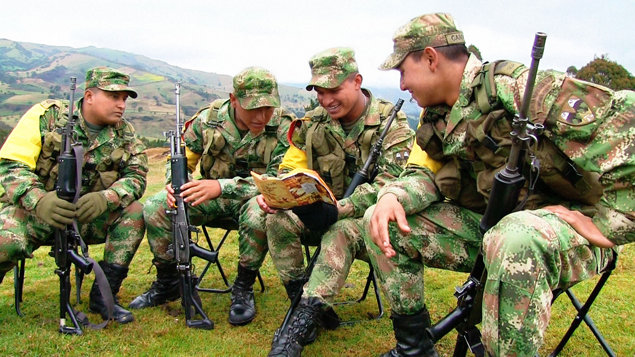 L'armée colombienne les soldats de l'histoire des droits de l’homme.